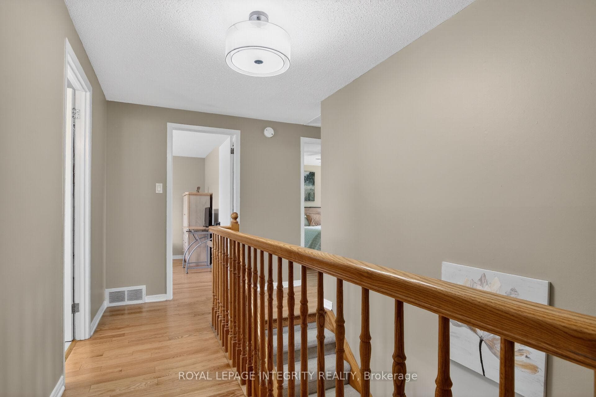 Hallway to bedroom 2-4