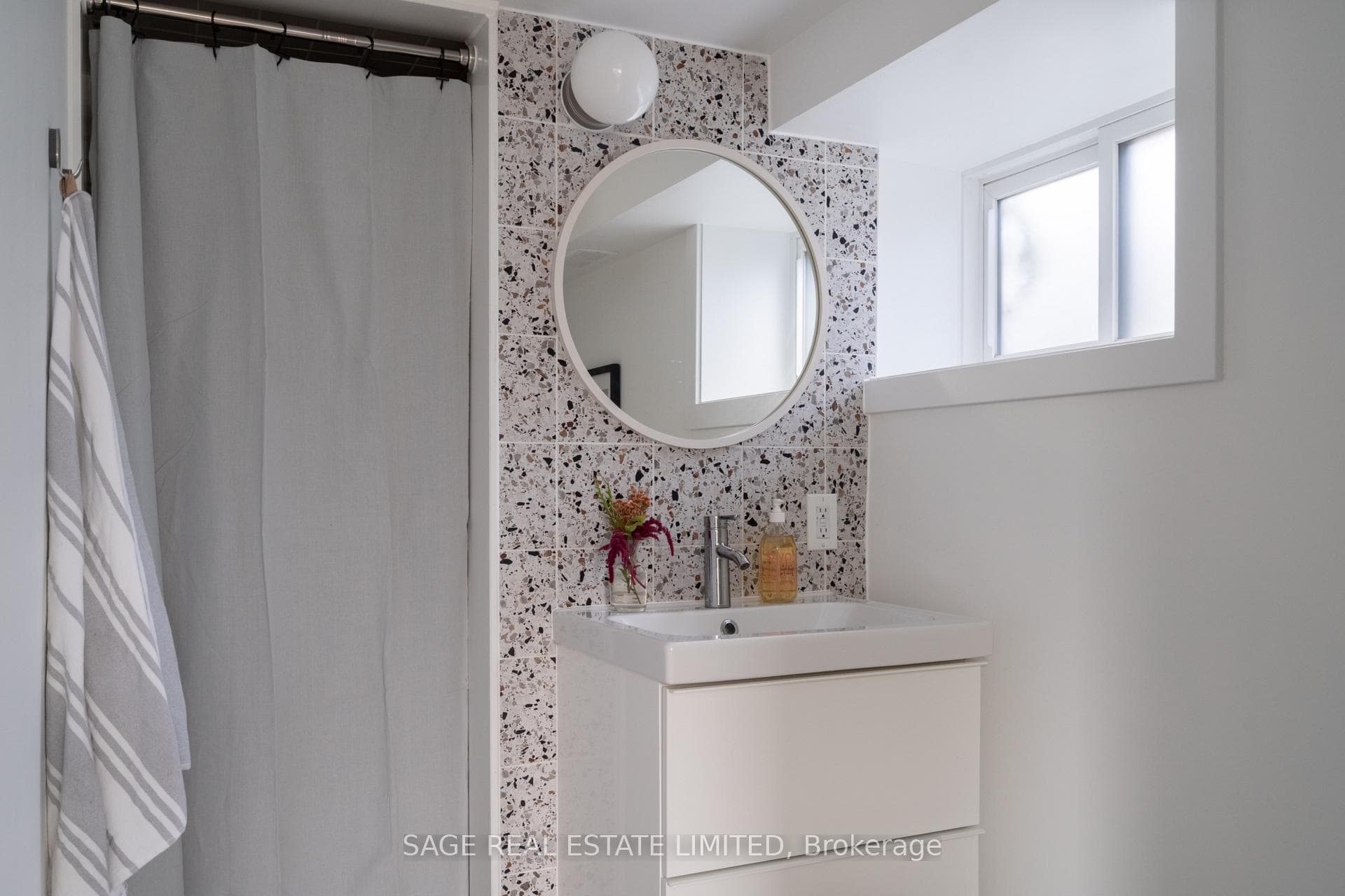 276 Oakwood Avenue photo 45