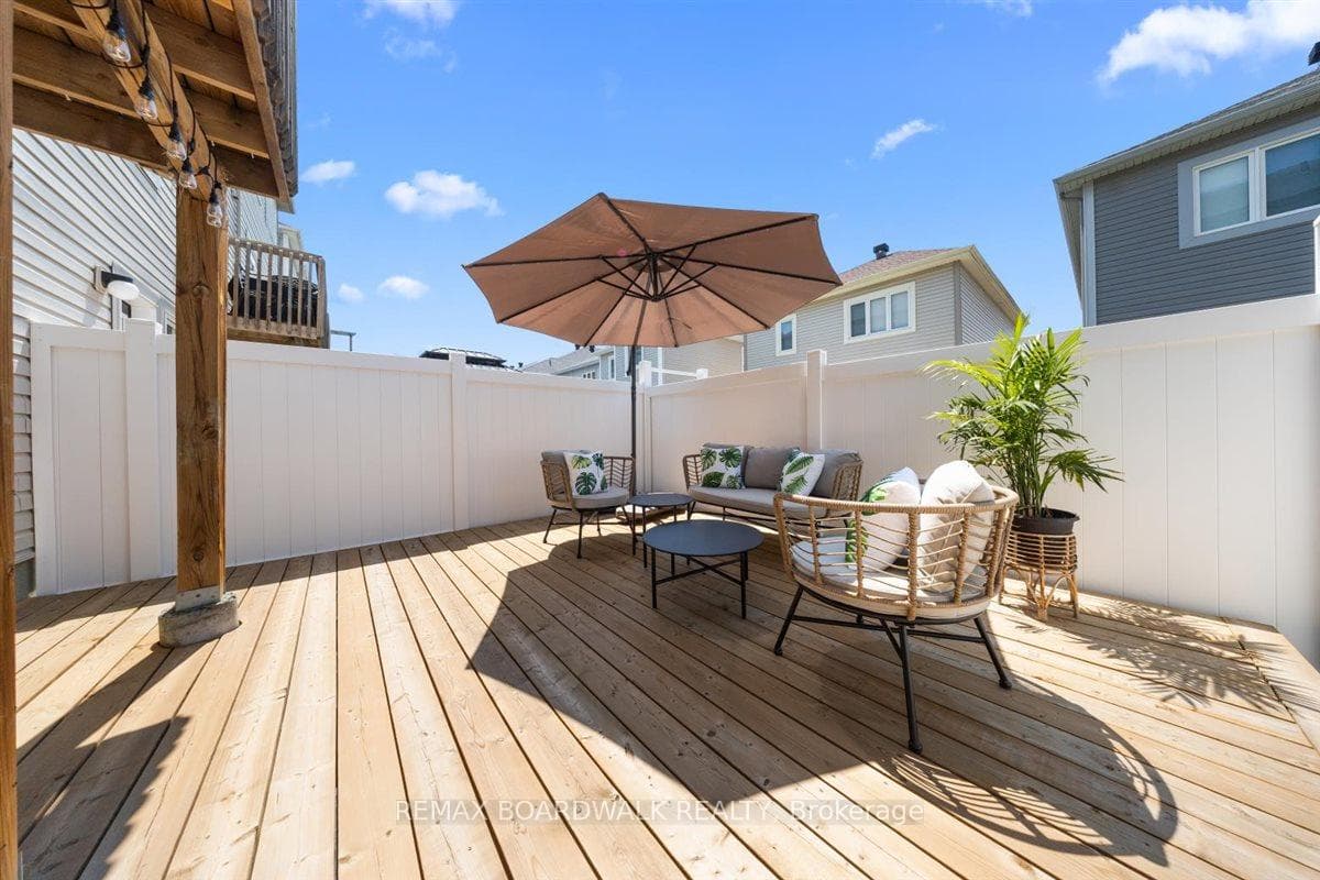 446 Meadowbreeze Drive photo 24