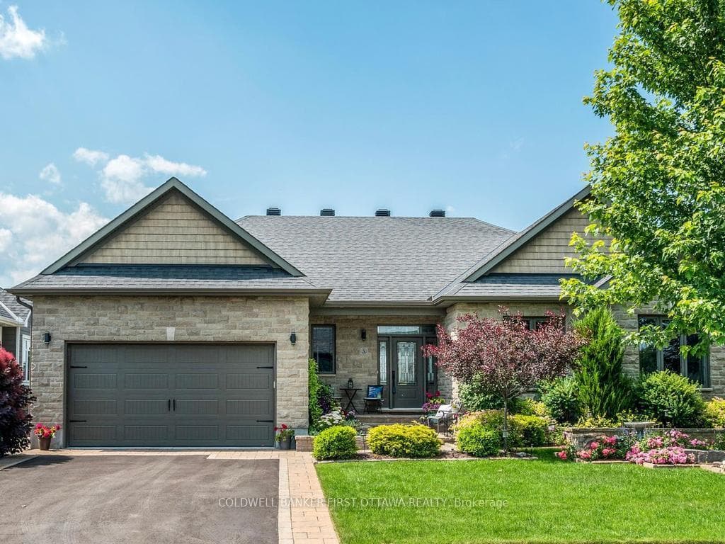 76 Bald Eagle Crescent photo 1