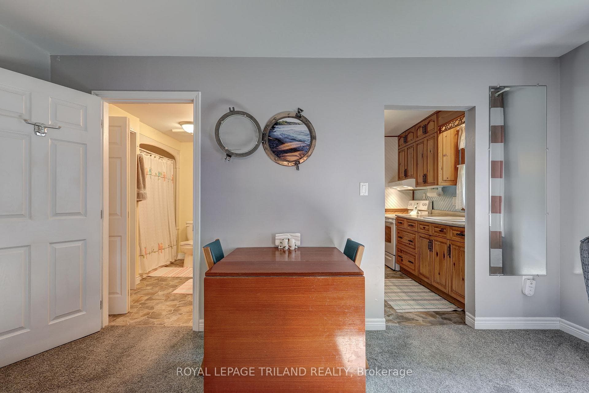 7372 COYNE Road photo 13