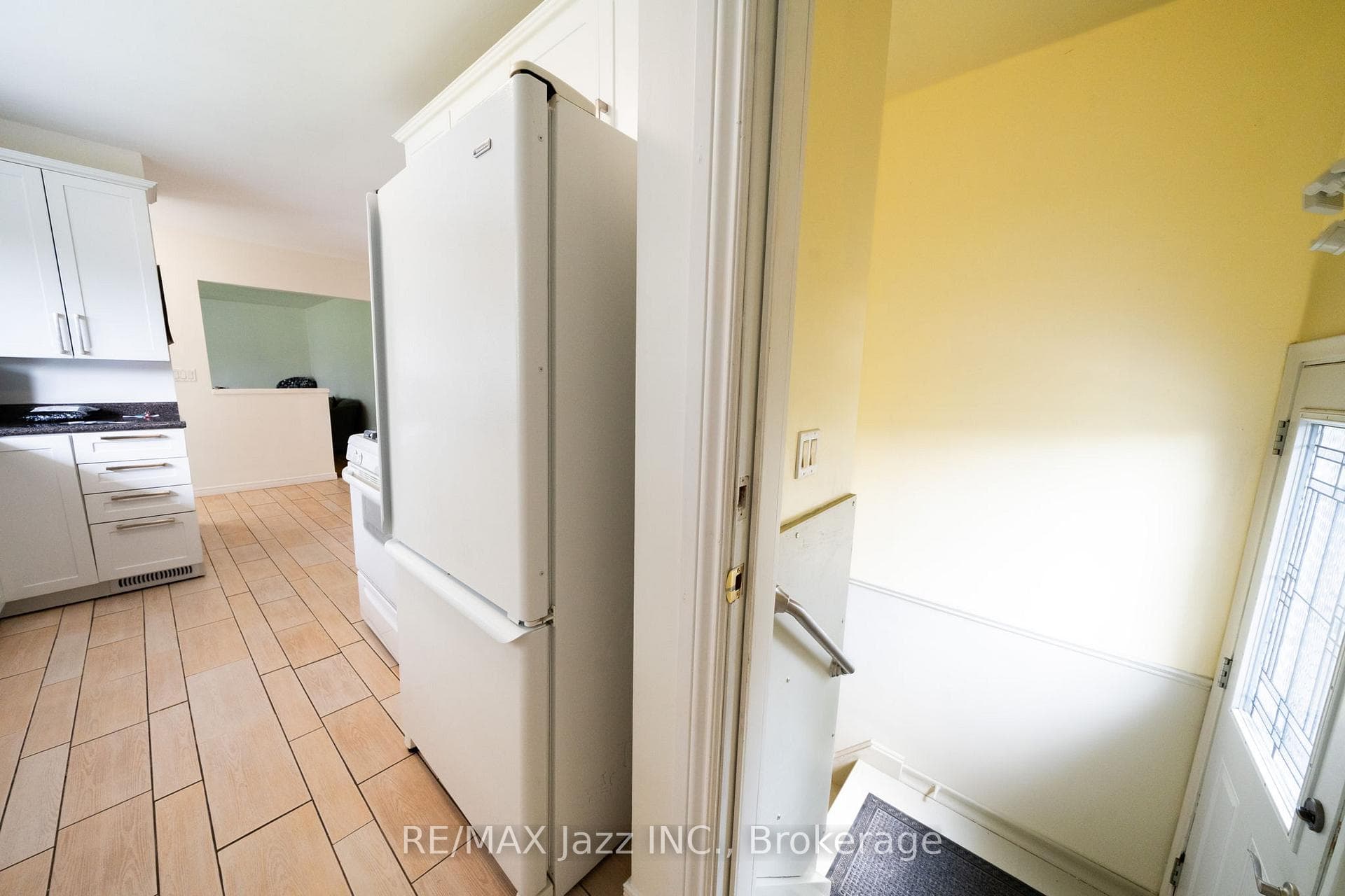 607 Gliddon Avenue photo 30