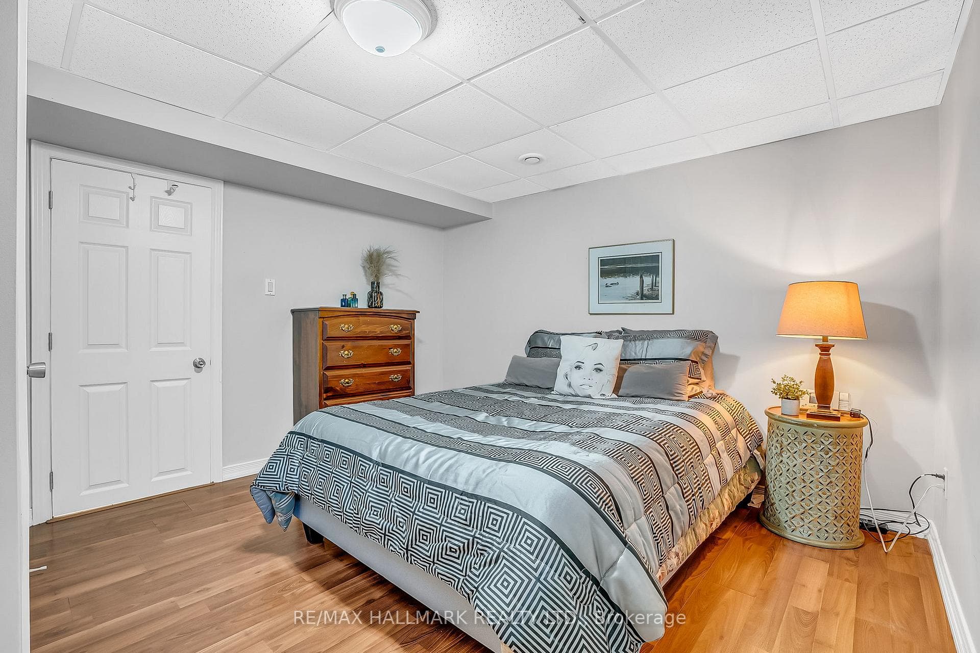 4 Cabot Court photo 35