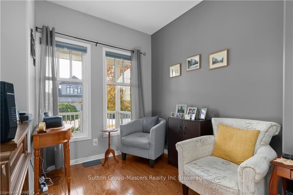 1045 WOODHAVEN Drive photo 8