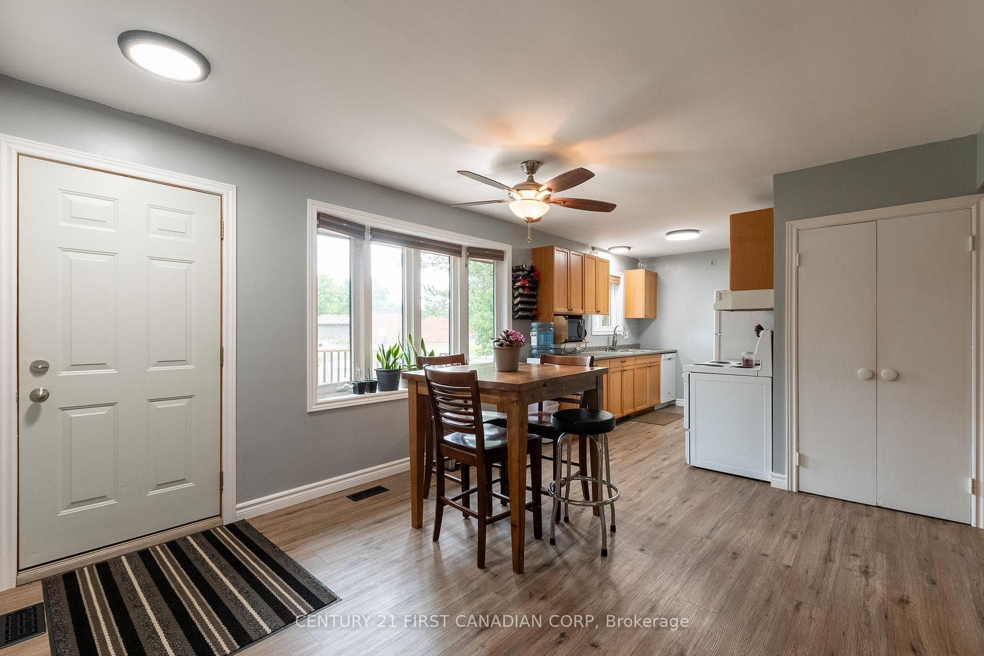 115 Brock Street photo 4