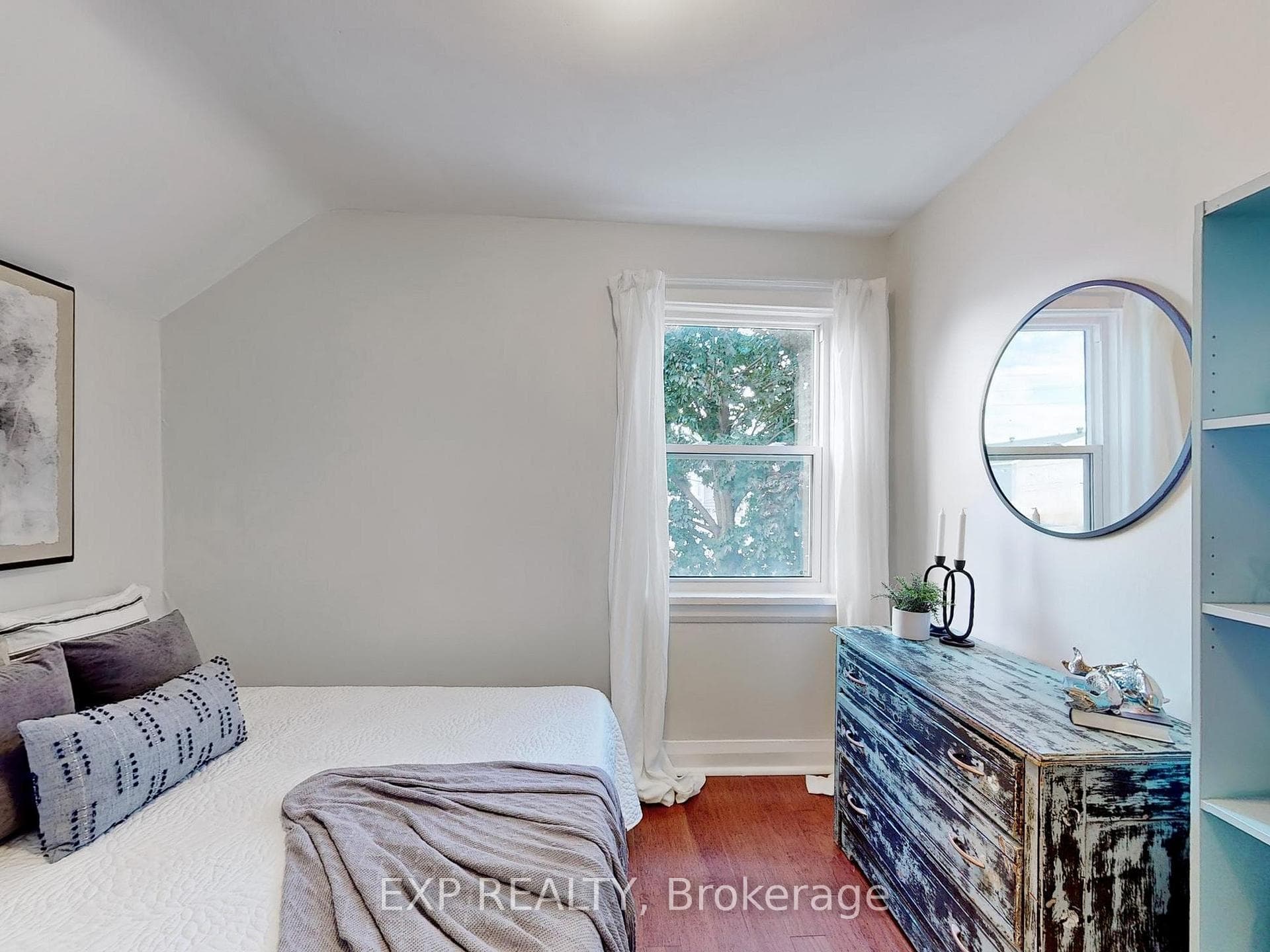 211 Ontario Street photo 27