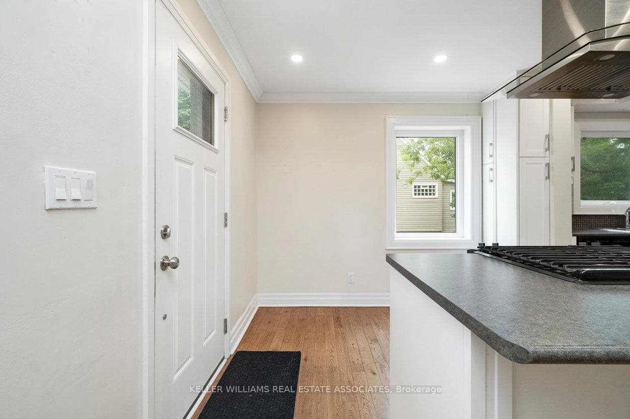 10 Joseph Street photo 6