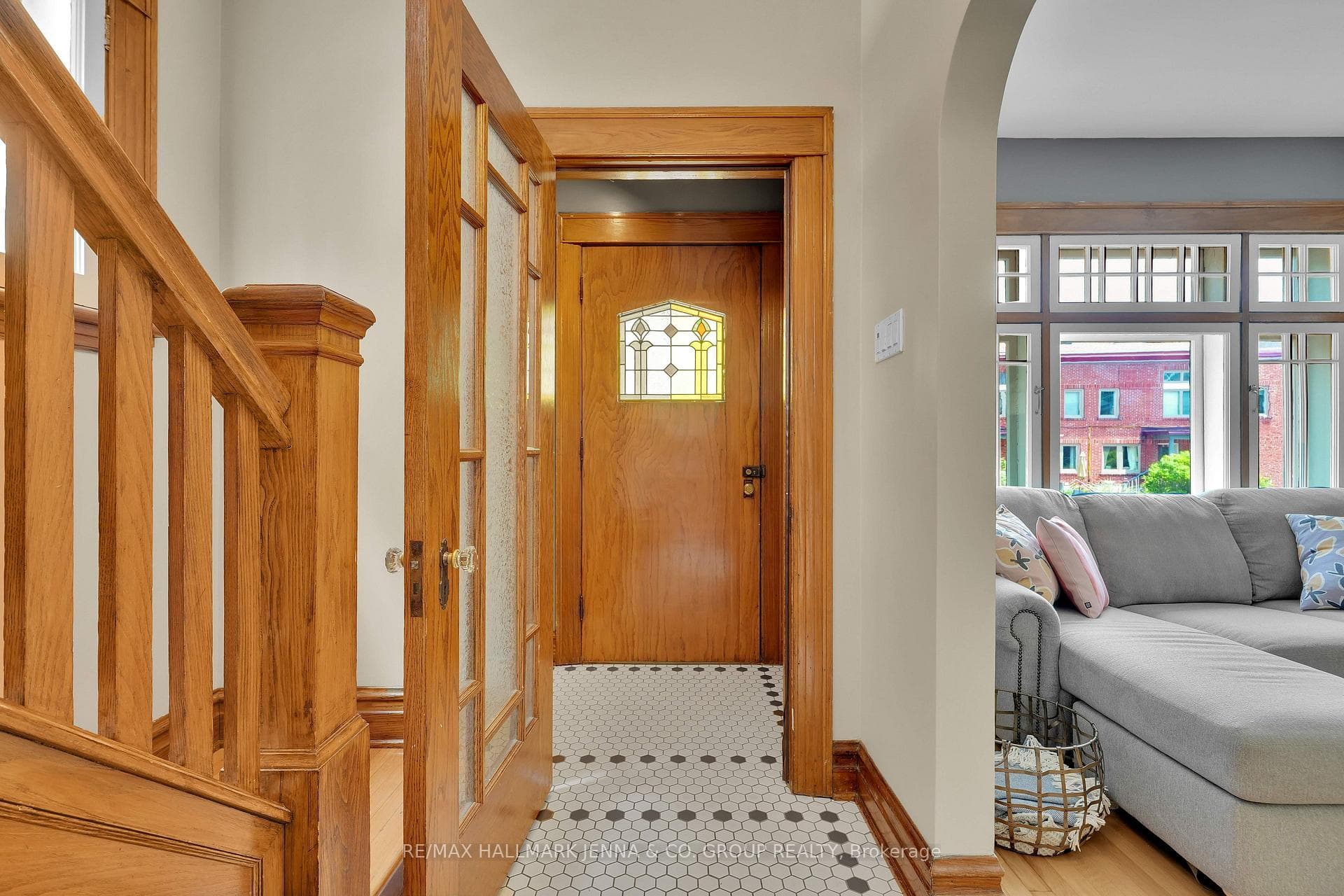 50 Willard Street photo 5