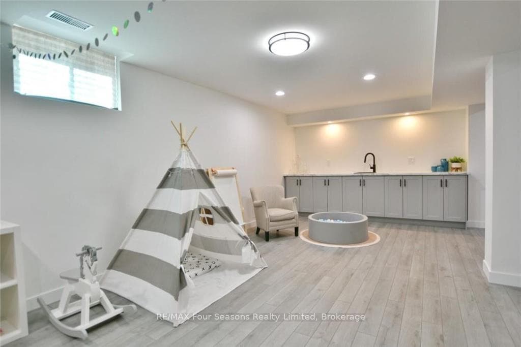 492 Ferndale Drive photo 30