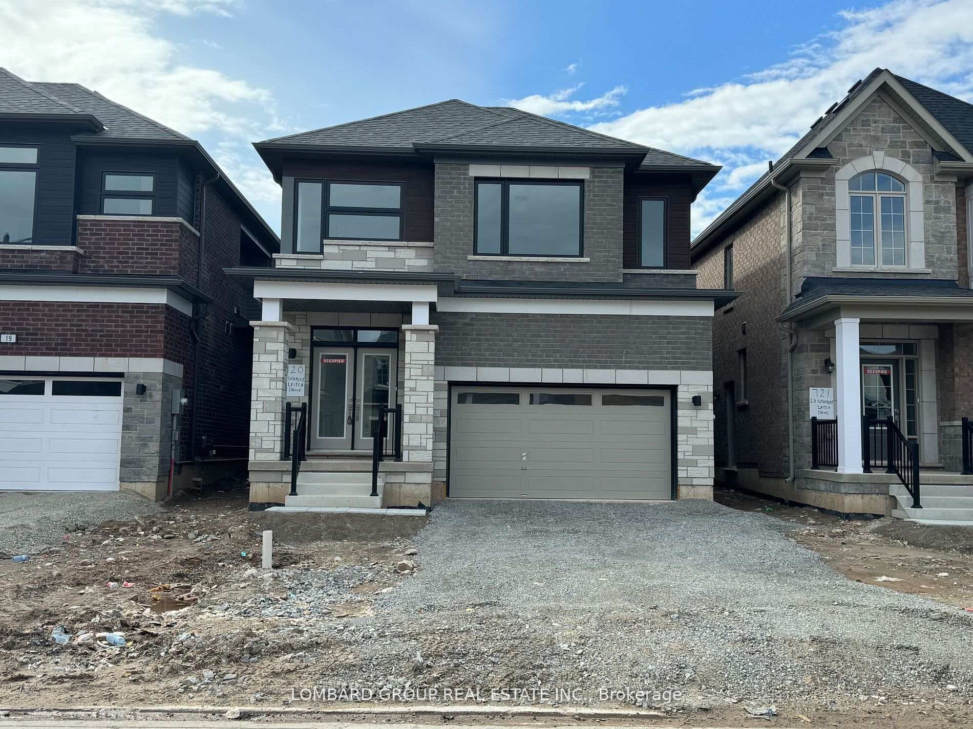 21 Stanley Leitch Drive photo 1