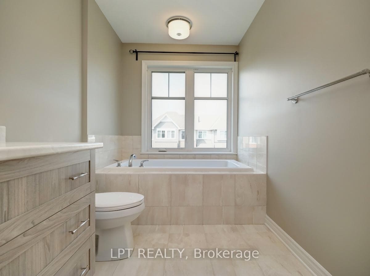 178 Nepeta Crescent photo 30