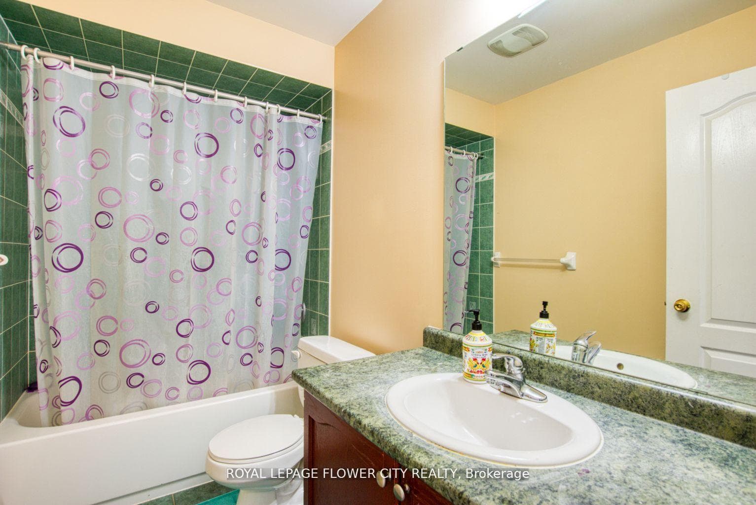 18 Saint Eugene Street Unit # Upper photo 18