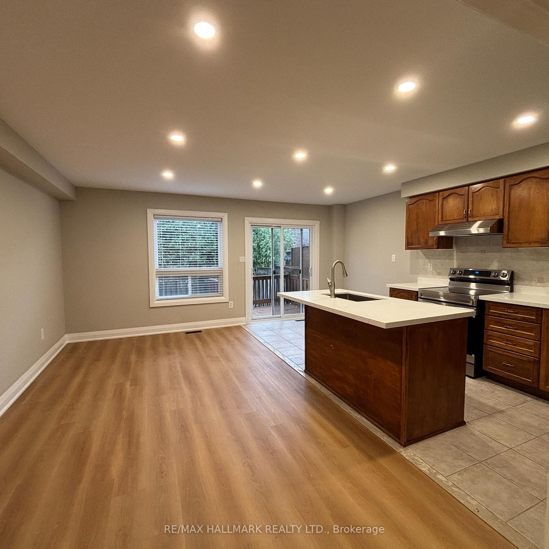 3234 Raindance Crescent photo 9