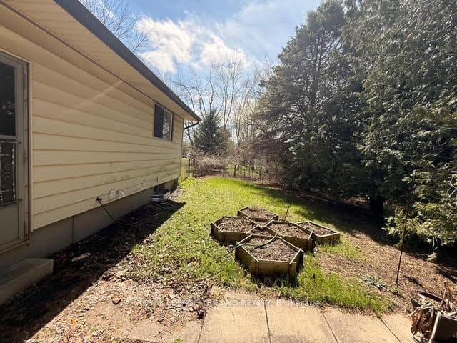 165 Railway Avenue photo 17
