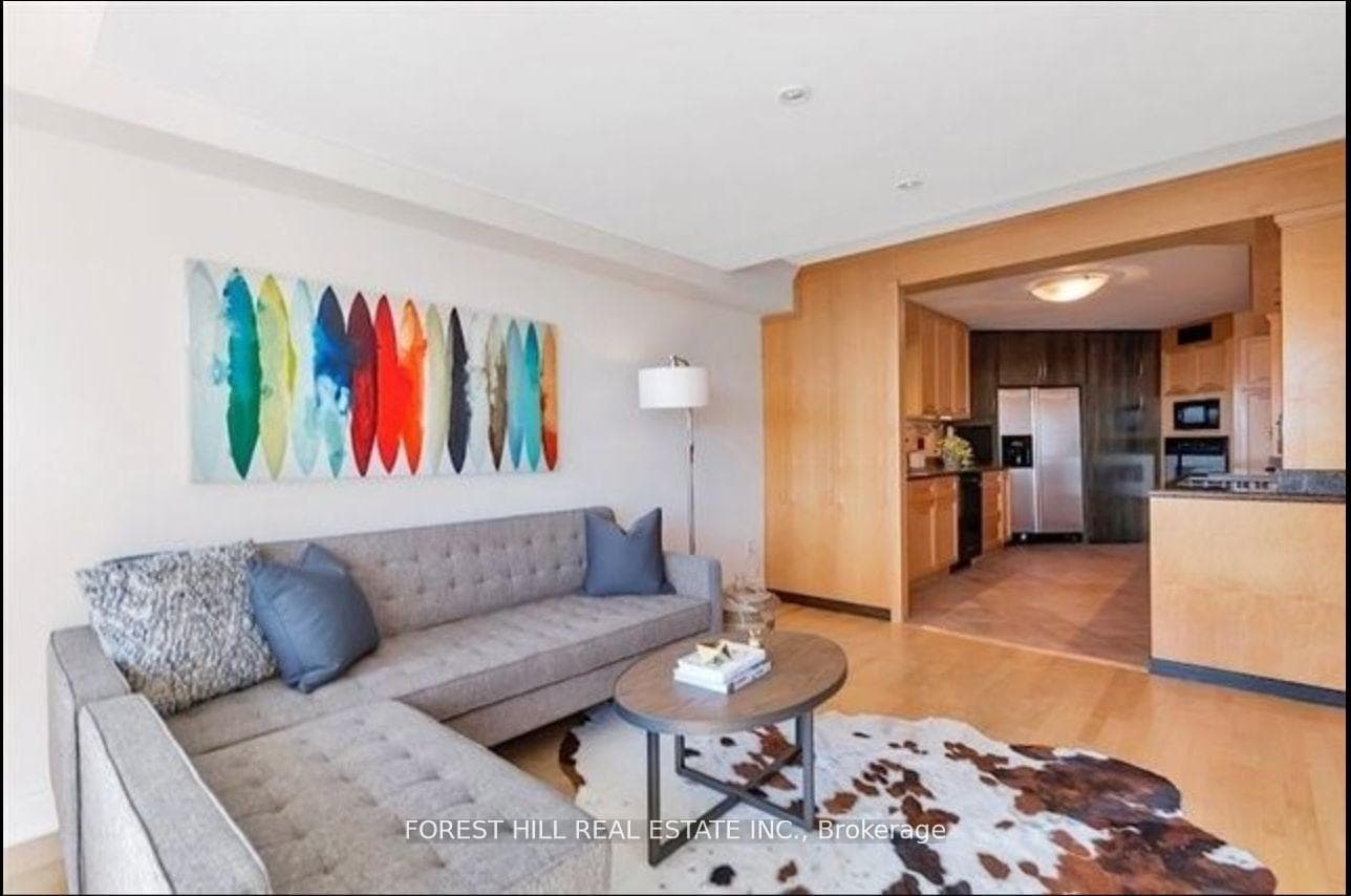 130 Carlton Street Unit 1505 photo 8