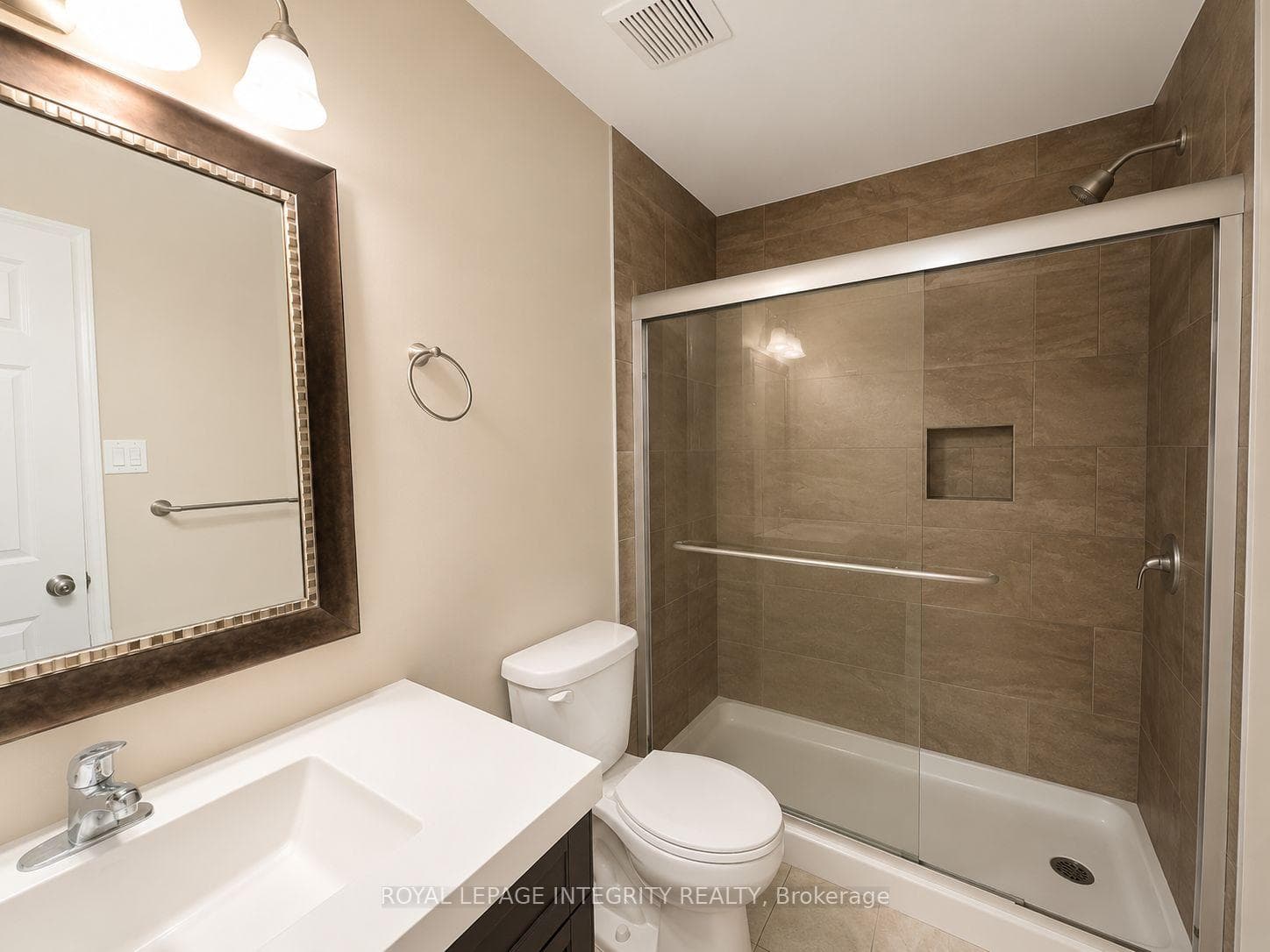 12 KIMBOLTON Crescent photo 18