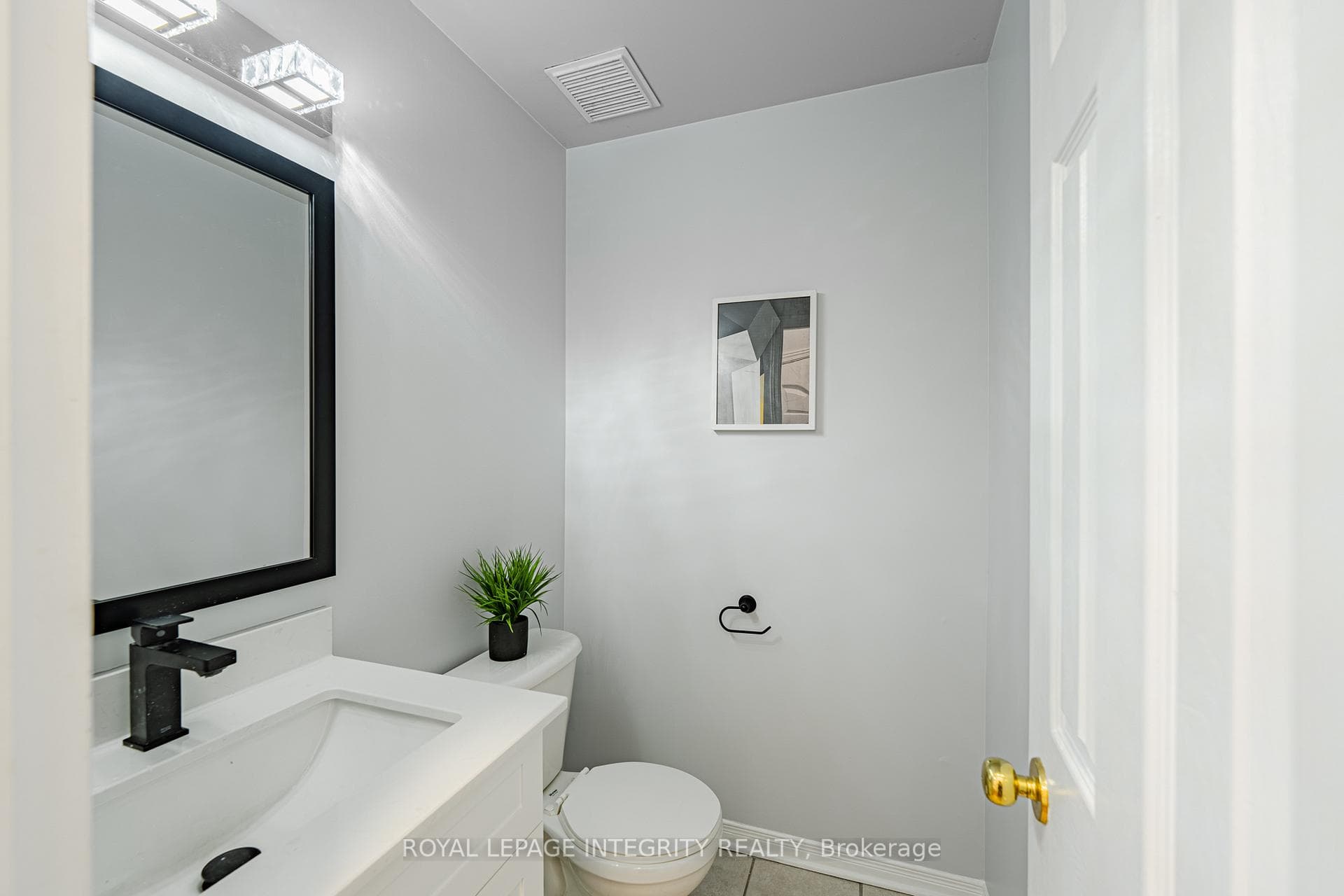 111 HEMLO Crescent photo 30