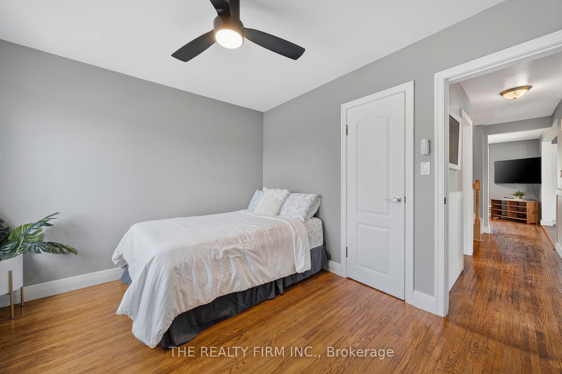 599 John Street photo 28