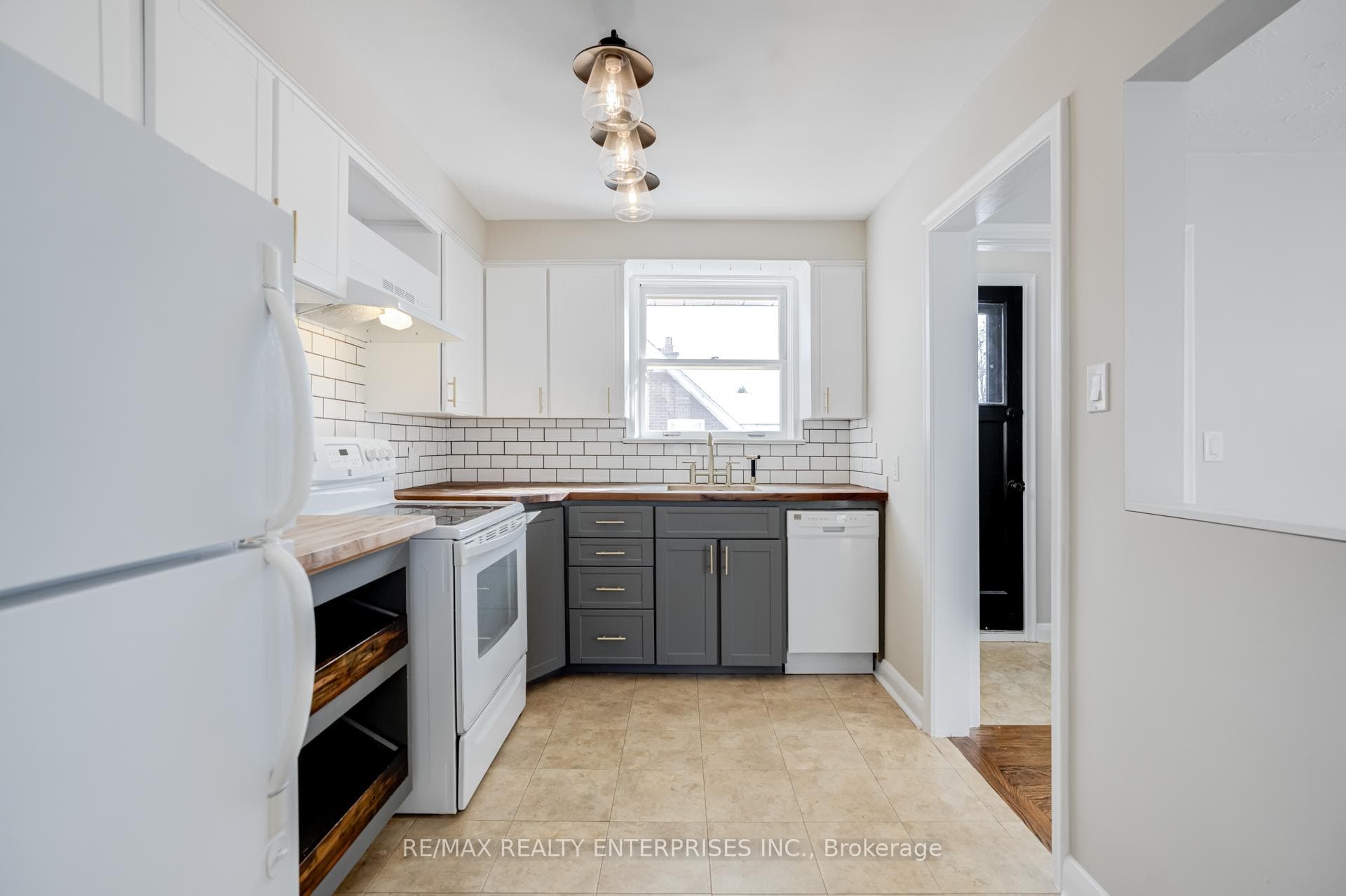 34 Elizabeth Street Unit A photo 10