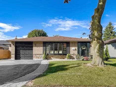 10 Stonefield Crescent photo 2
