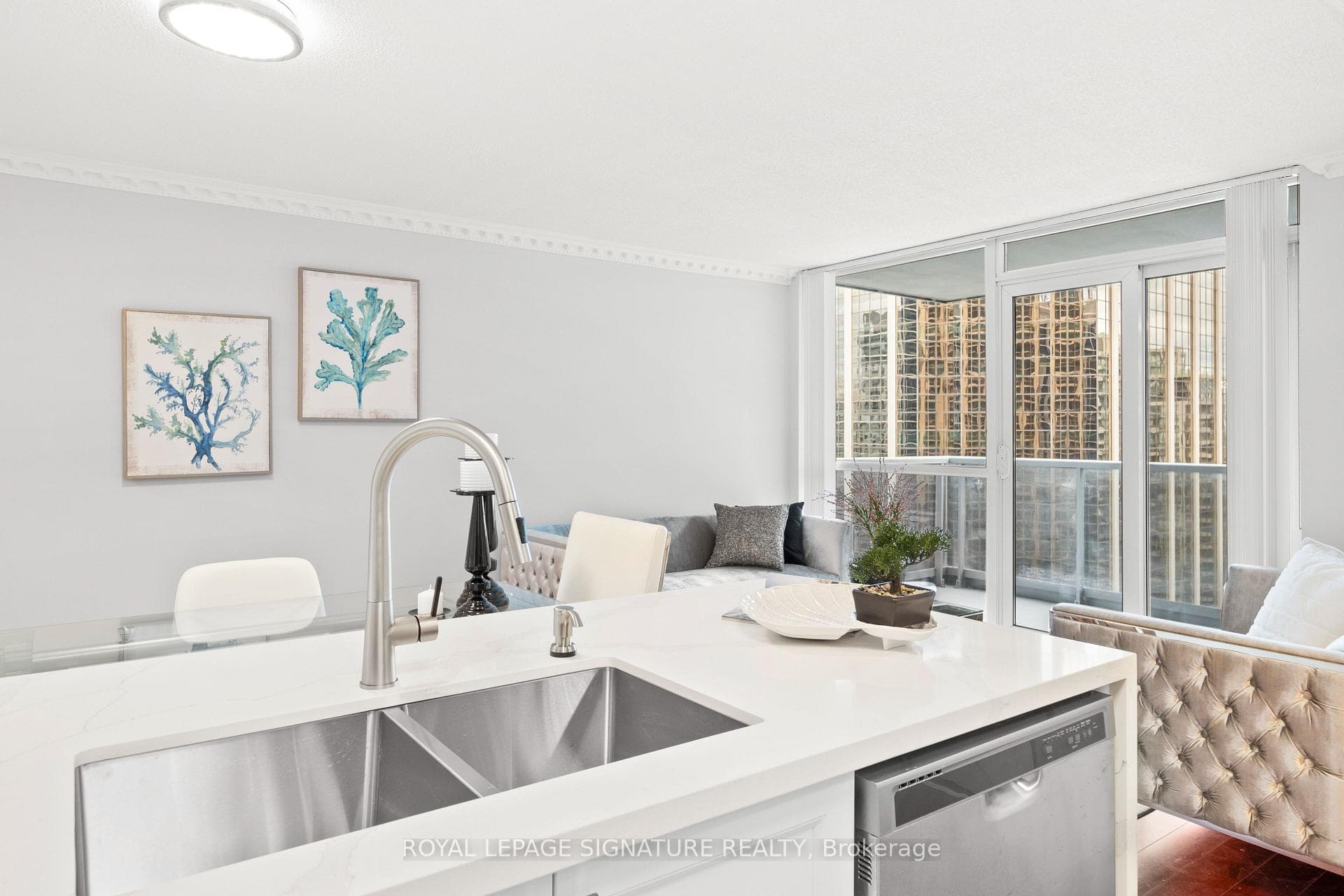 4968 Yonge Street Unit 2010 photo 9