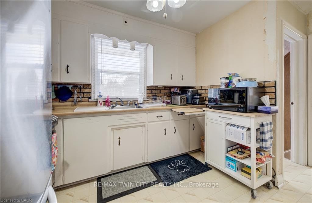 33 ELGINFIELD Drive photo 12