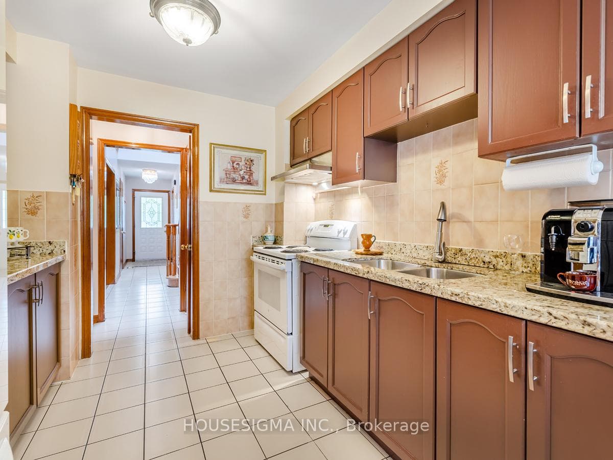 117 White Boulevard photo 8