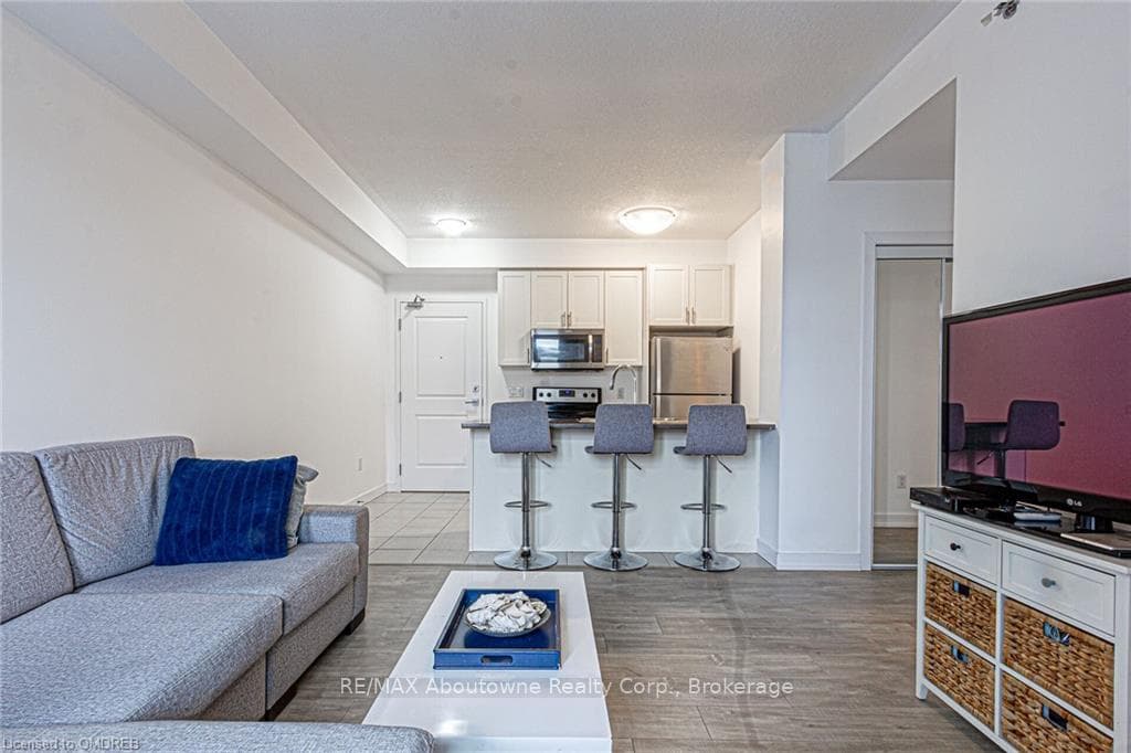 2486 OLD BRONTE Road Unit 703 photo 12