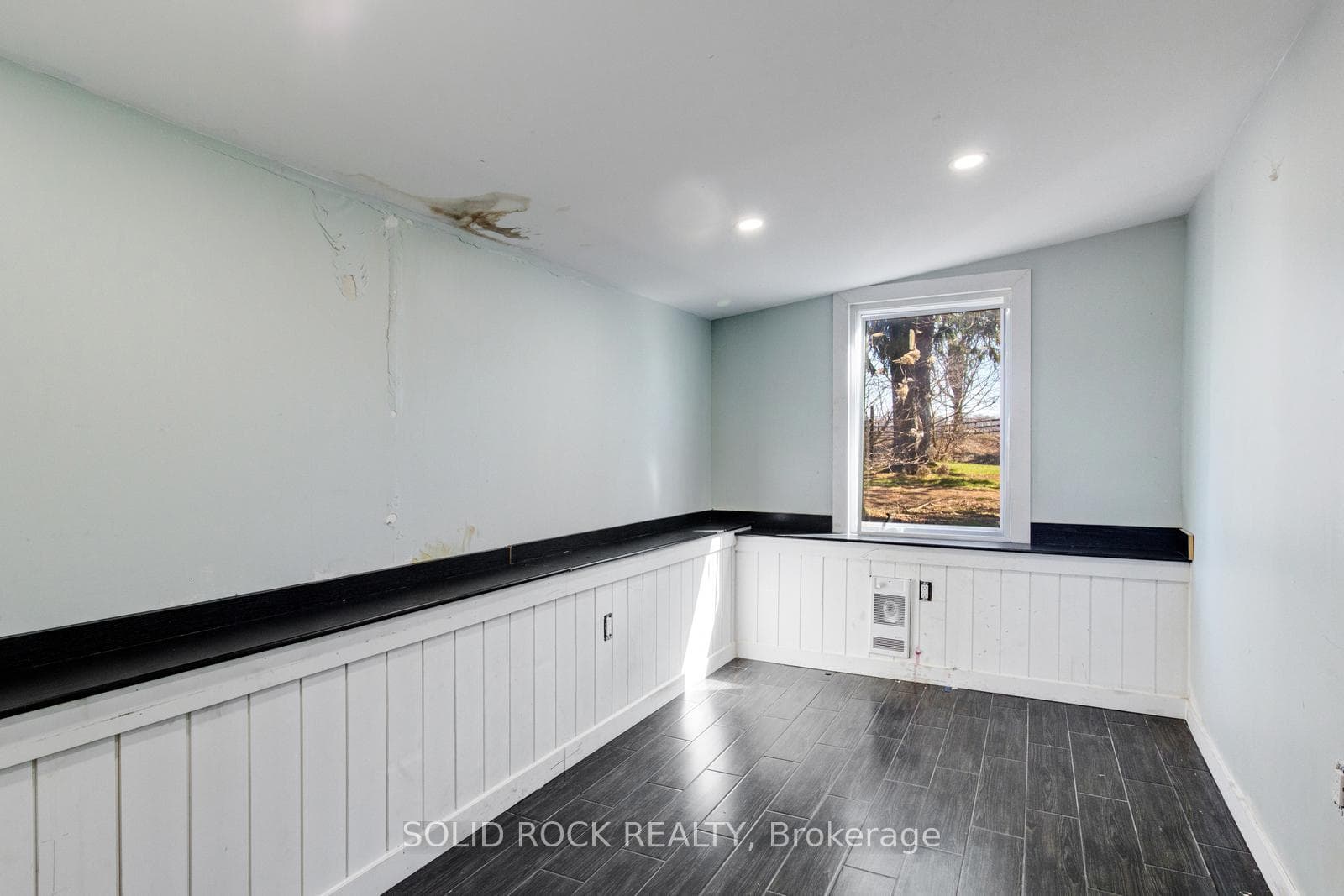 2163 Powerline Road photo 34