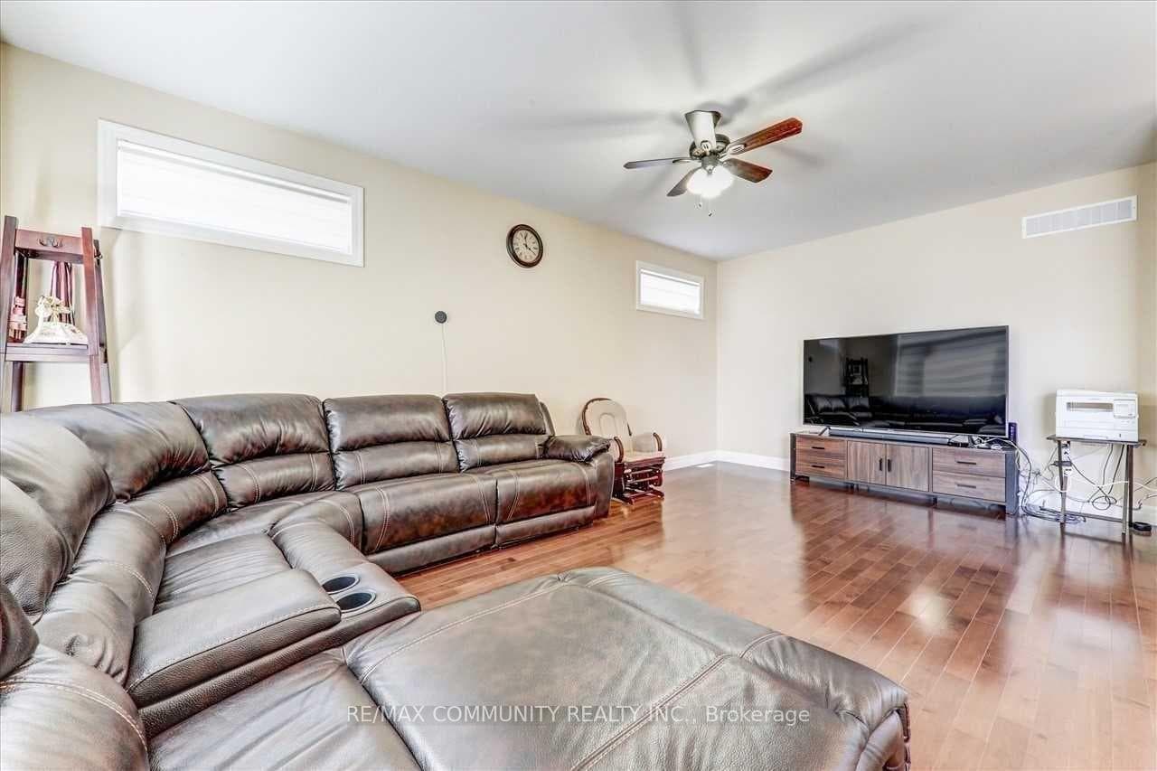 23 Blossom Court photo 12