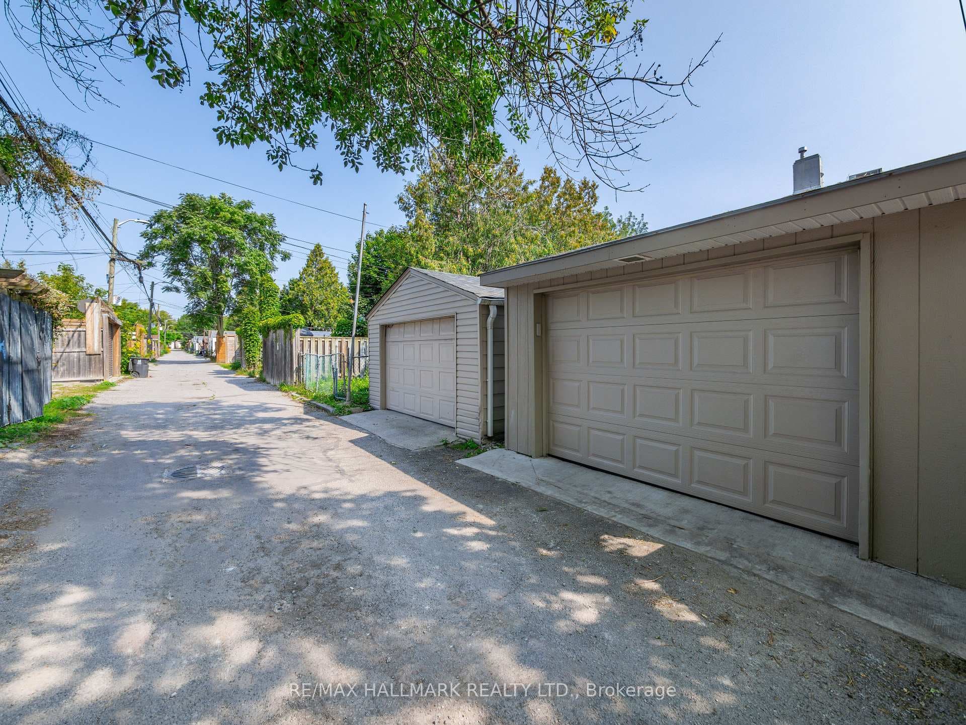 22 Larchmount Avenue photo 26