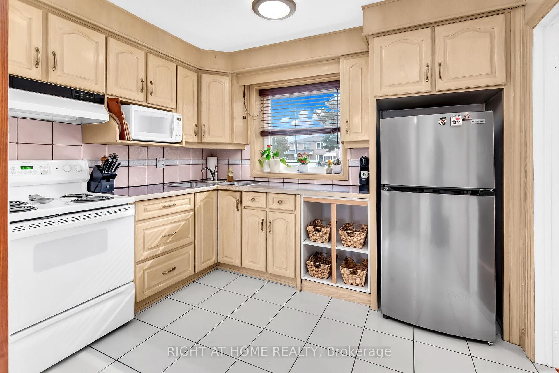 237 Eileen Avenue photo 11