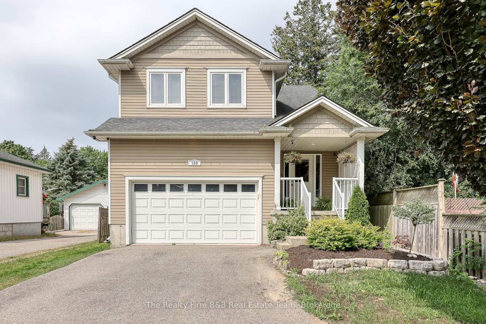 180 Butler Street photo 1