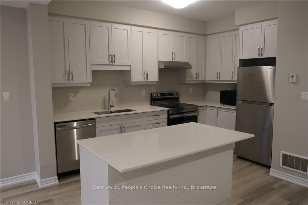 461 BLACKBURN Drive Unit 26 photo 4
