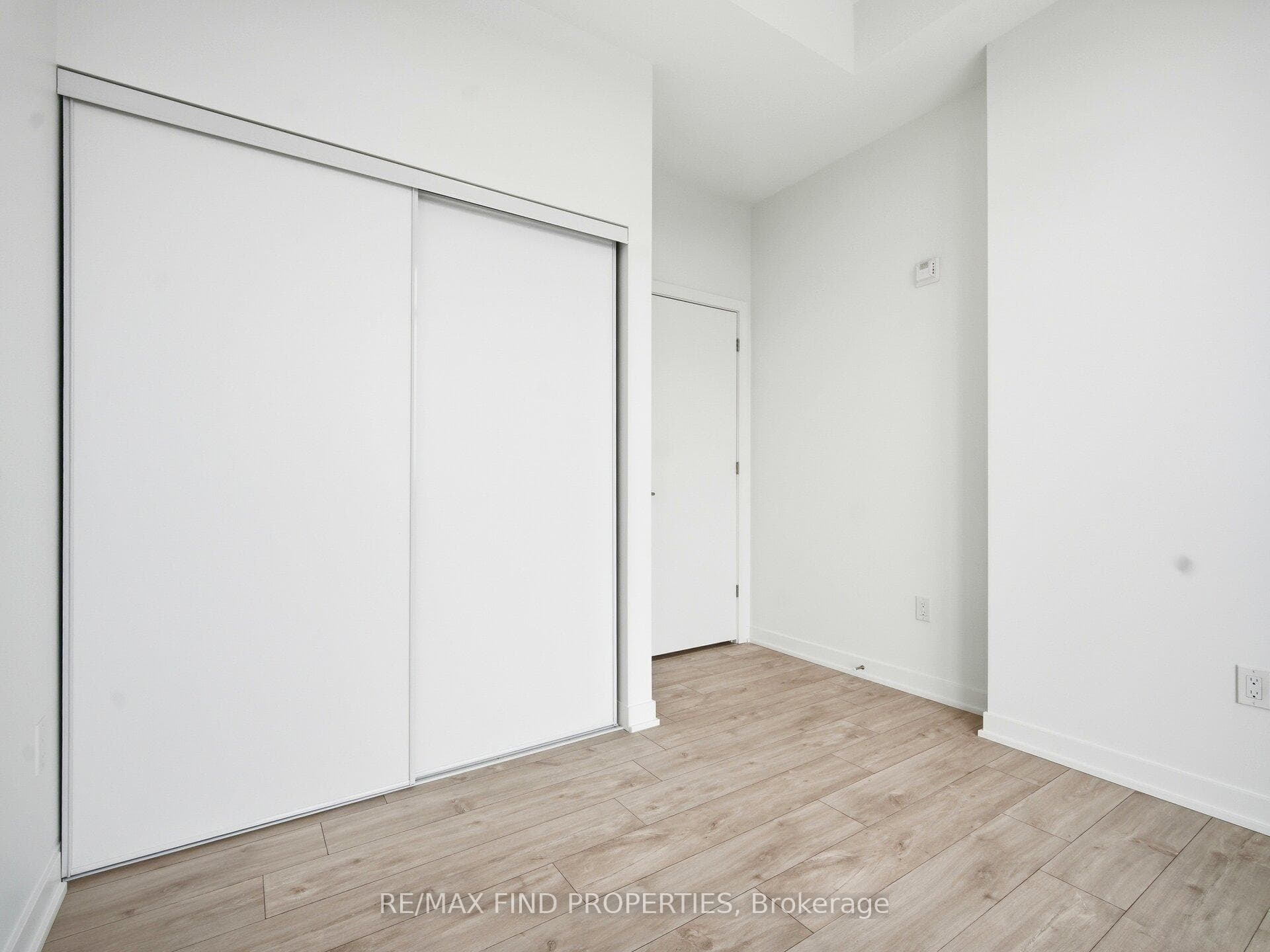 750 WHITLOCK Avenue Unit 811 photo 27