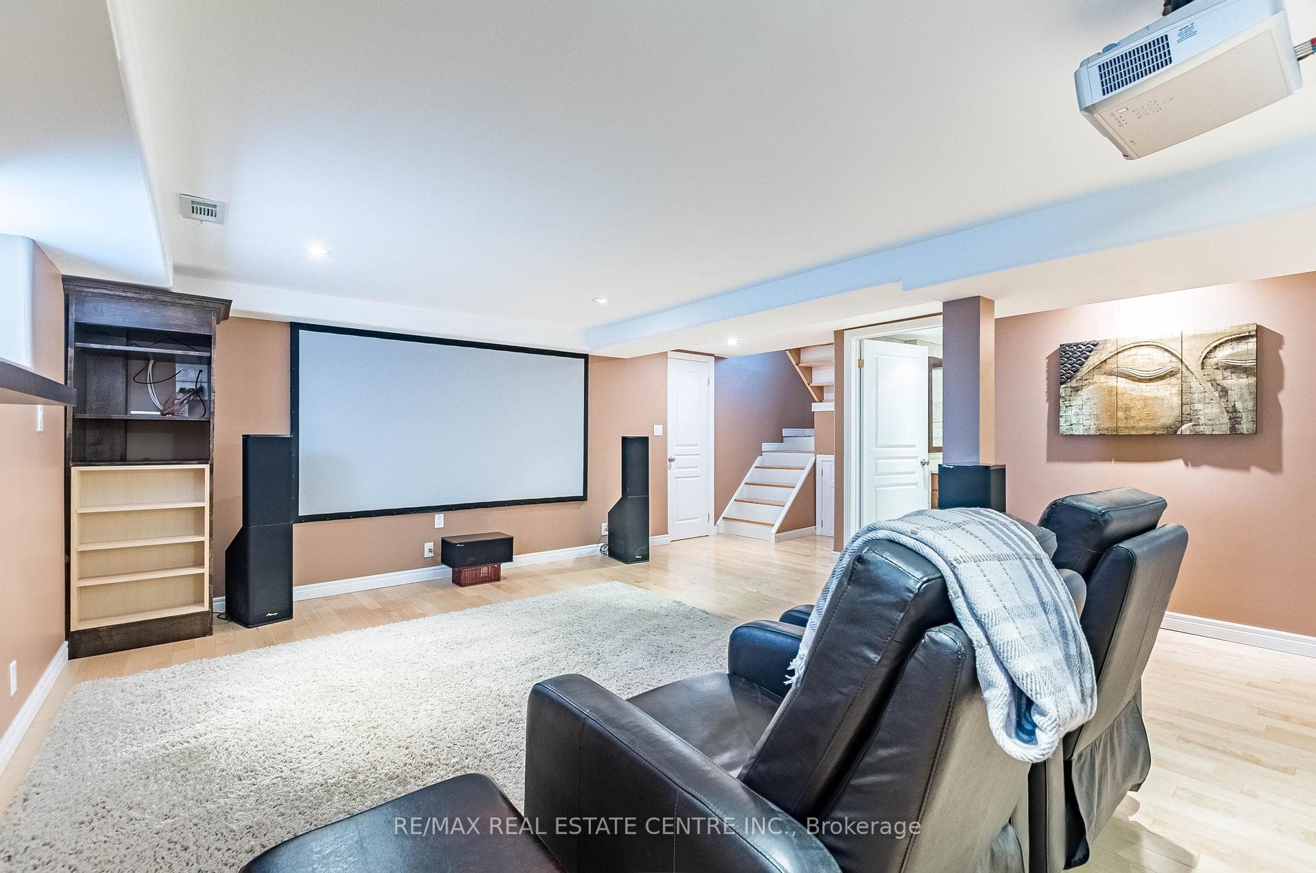 37 Maple Avenue photo 34