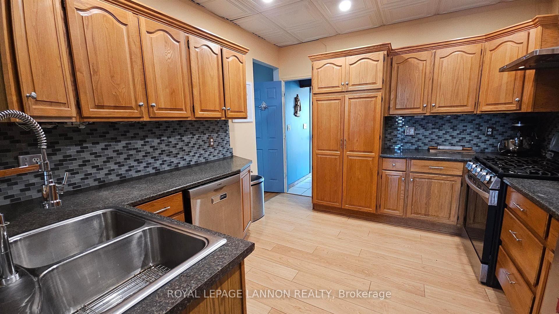 234 Wolseley Street photo 6