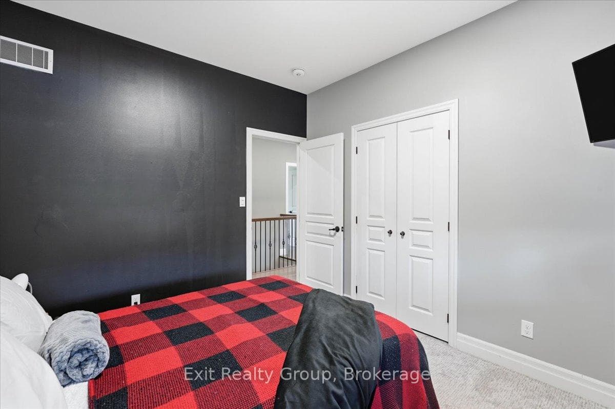 544 Shannon Road photo 17