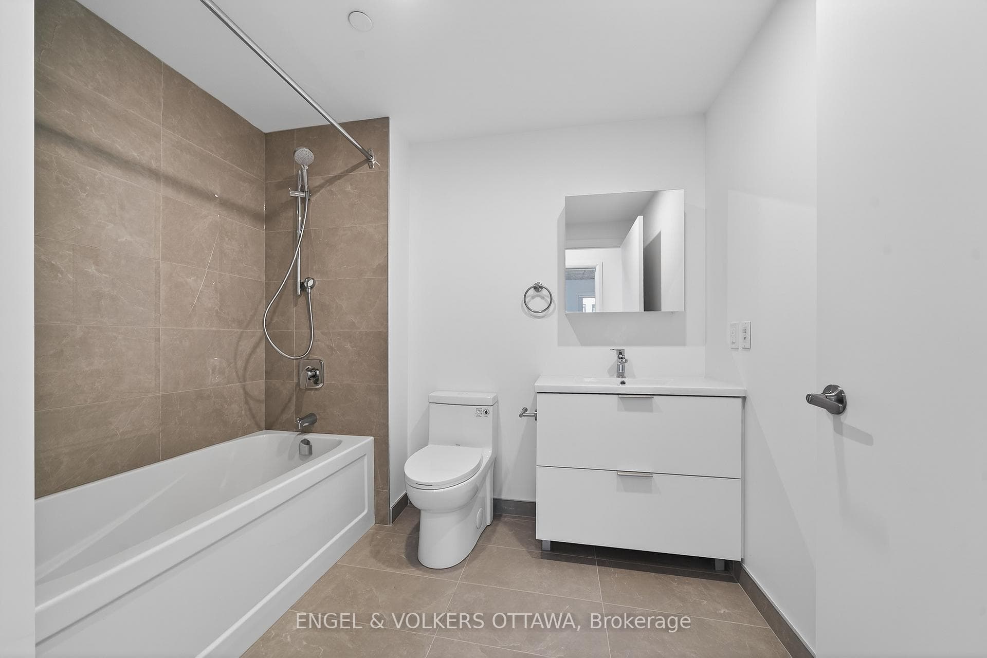 1360 Carling Avenue Unit 1107 photo 17