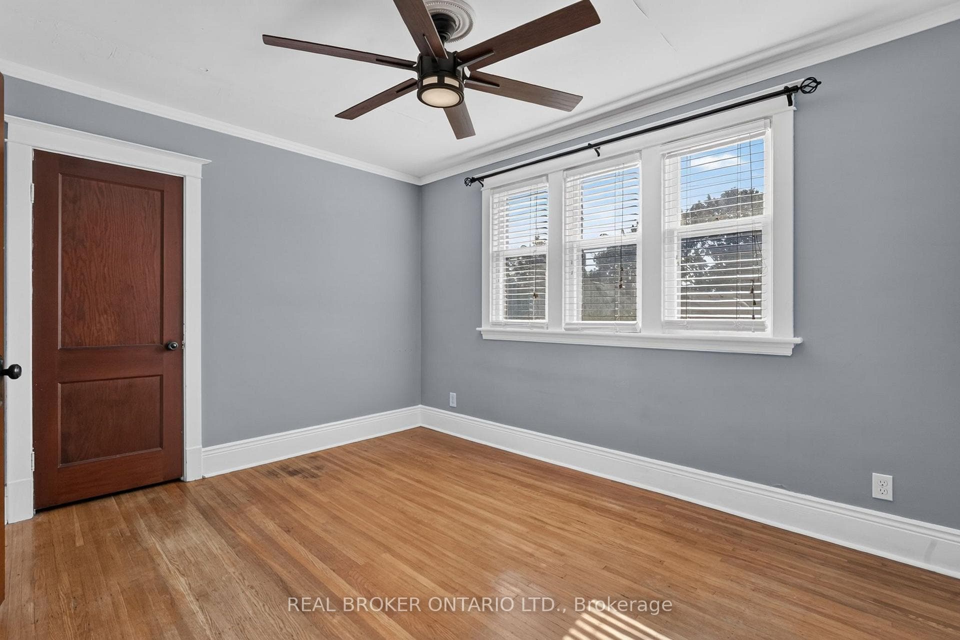 72 Houghton Avenue photo 18