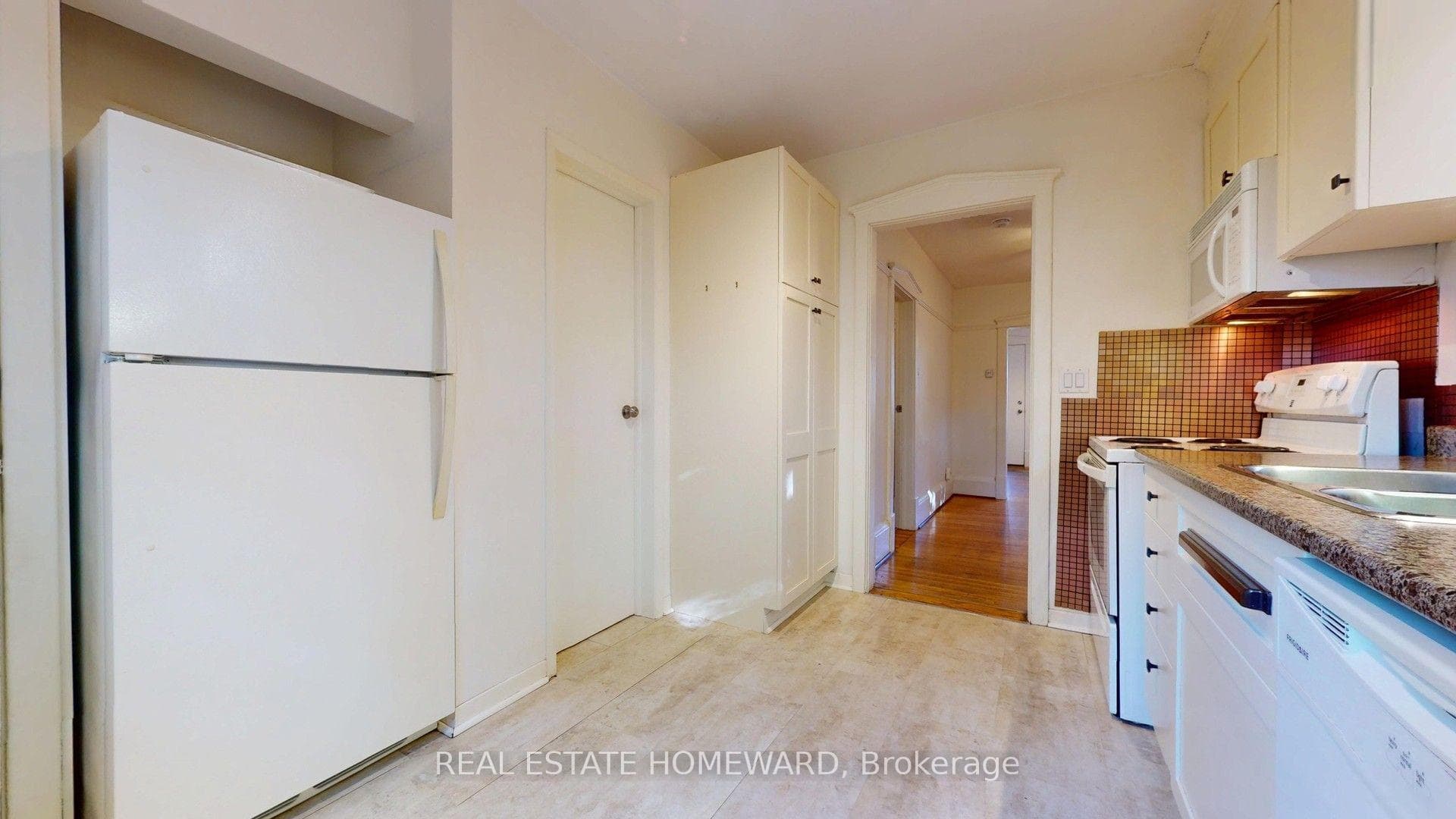 14 Beachdale Avenue photo 11