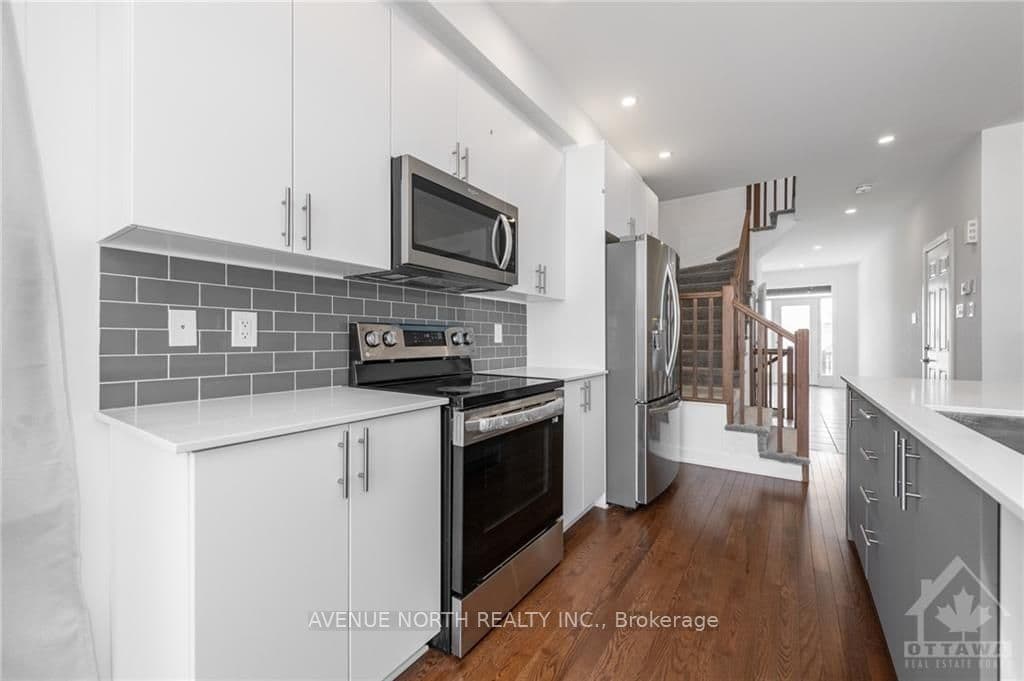 90 NETTLE Crescent photo 14