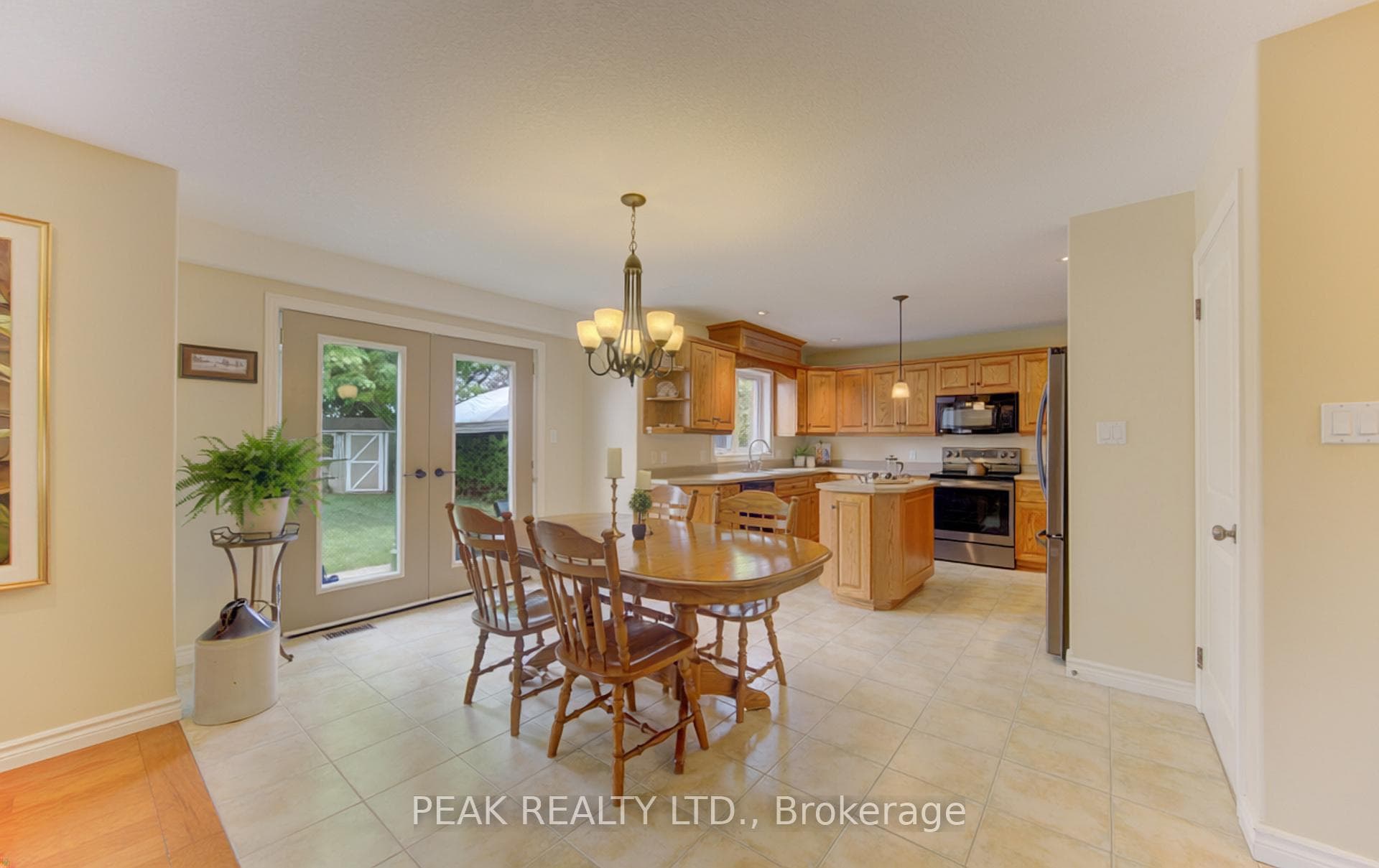 258 Laschinger Boulevard photo 11