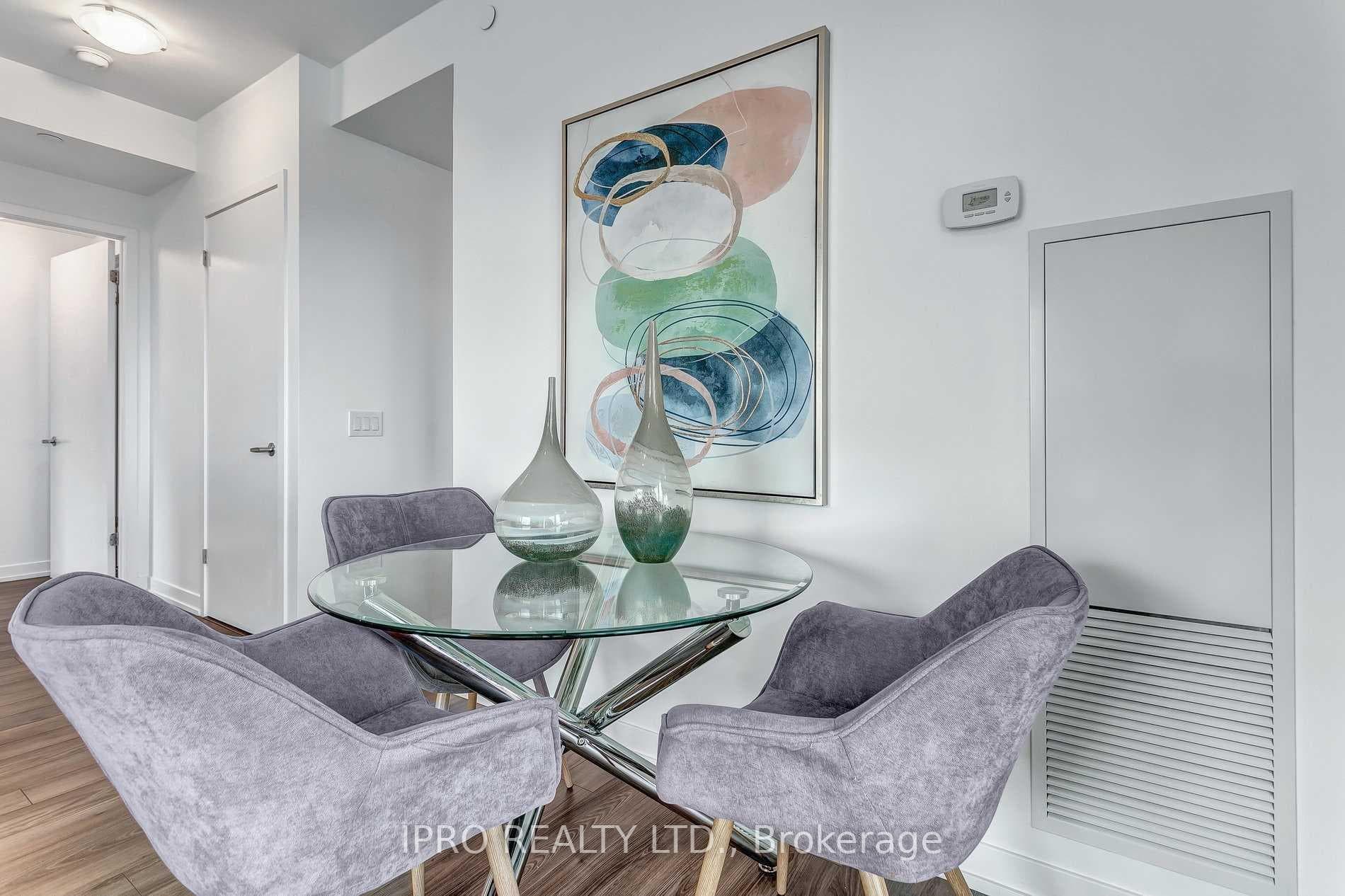 2560 Eglinton Avenue Unit 1705 photo 3