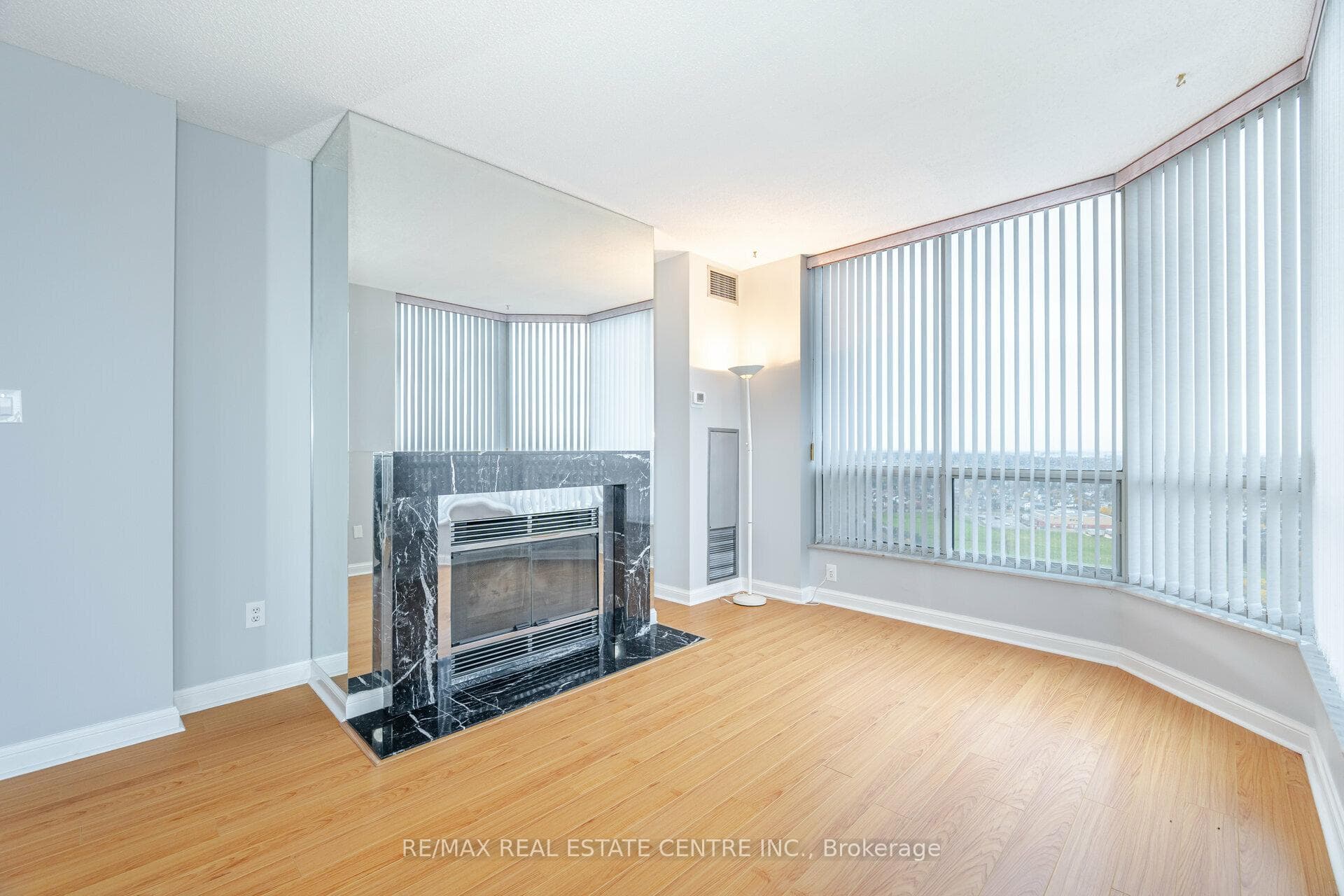 22 Hanover Road Unit PH 2502 photo 14