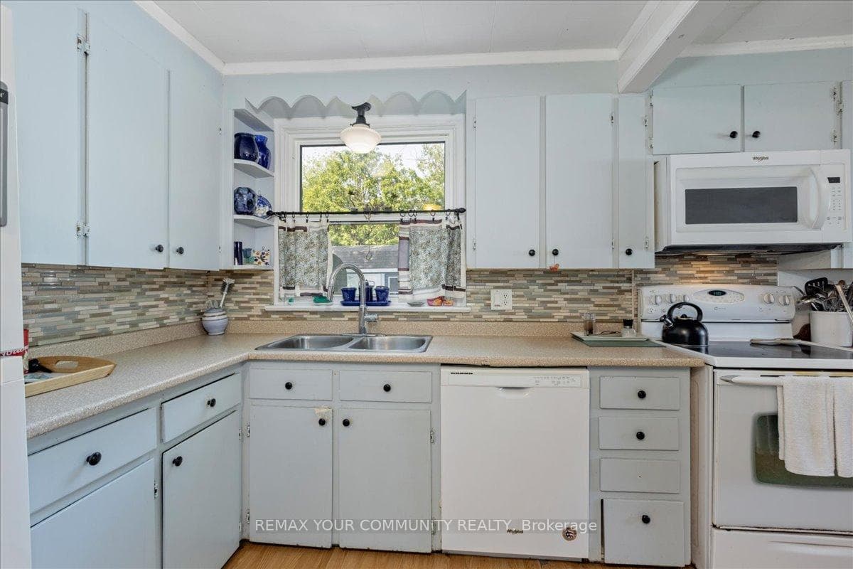 17 Farley Circle photo 8