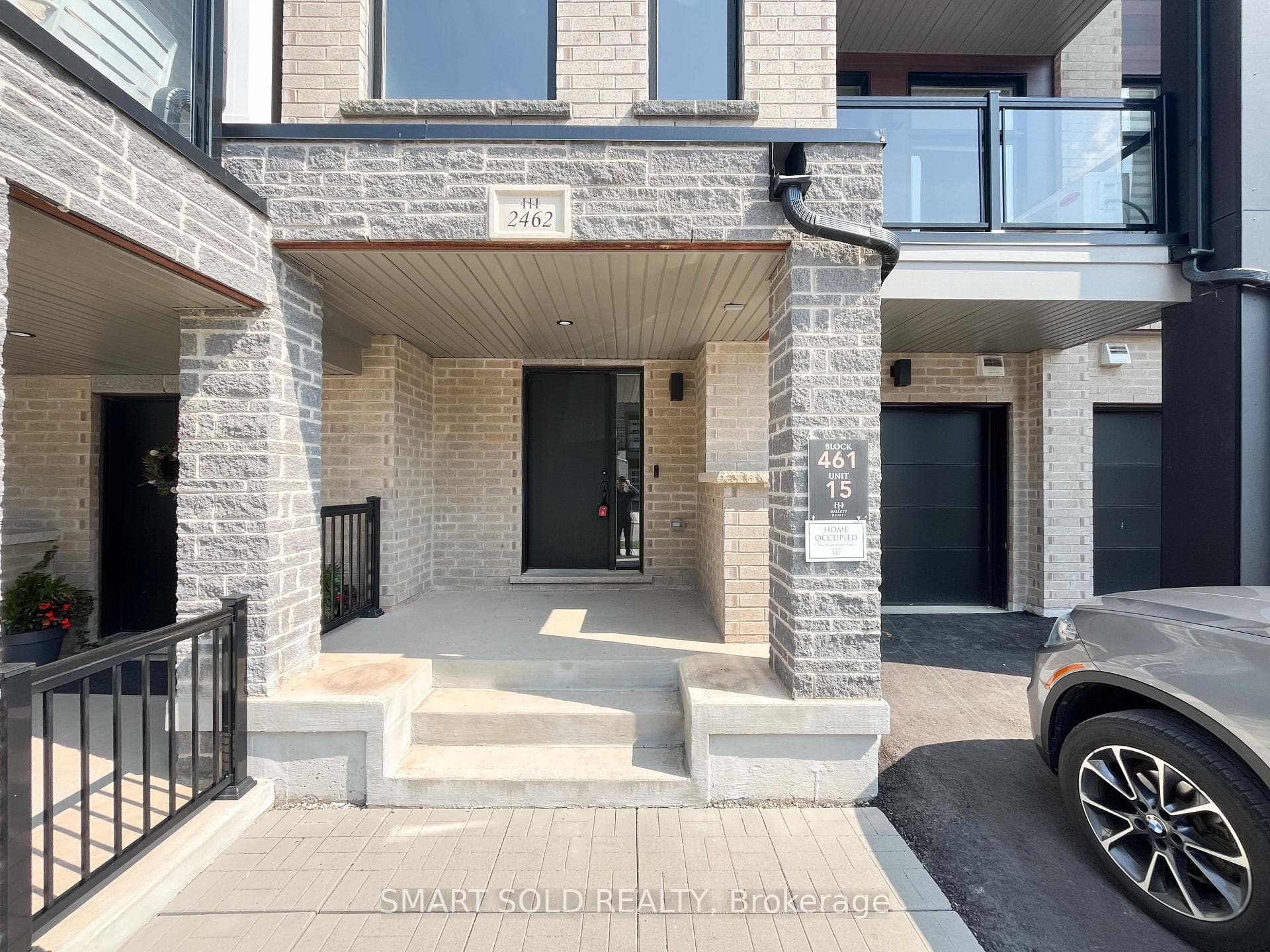 2462 Belt Lane photo 2