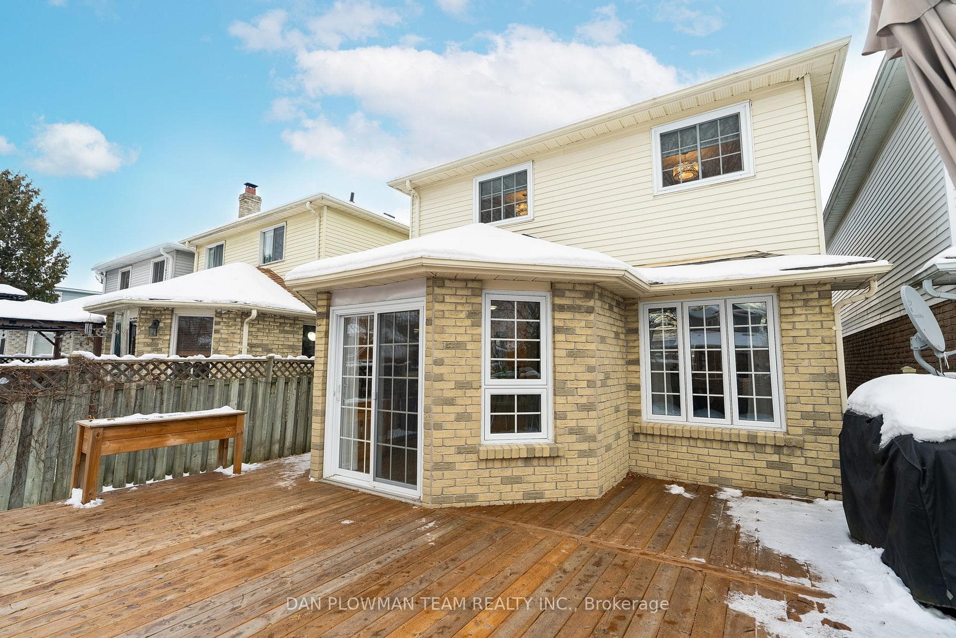 174 Adele Crescent photo 31