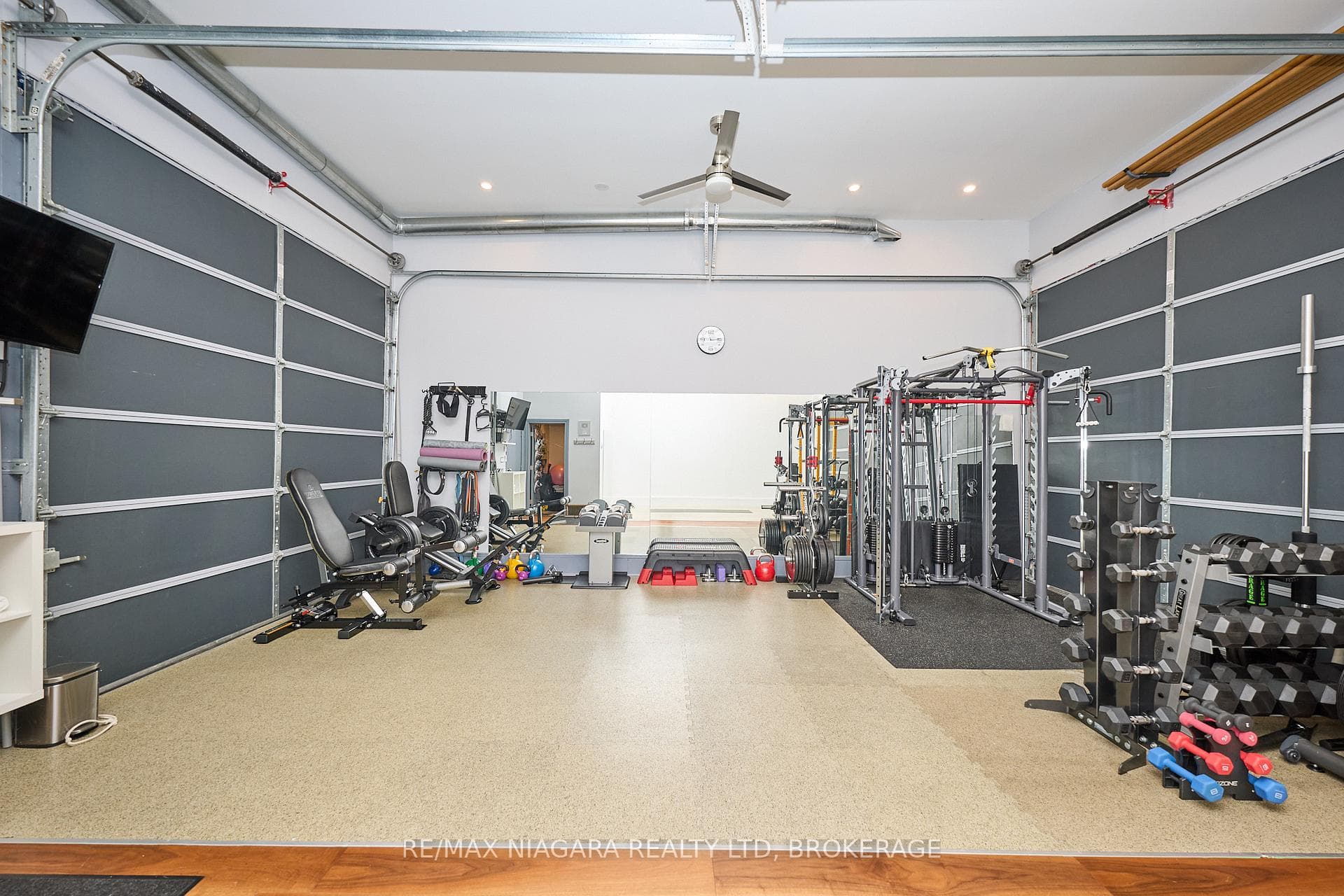 Garage/Gym - 560sqft, heated, 100amp