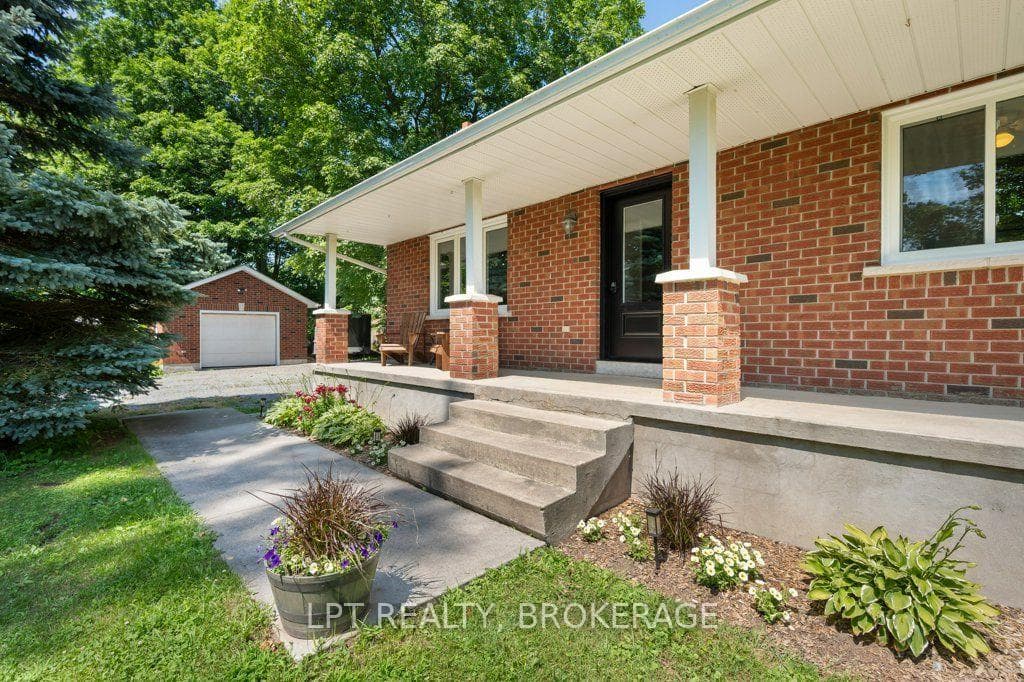 2978 Pine Grove photo 3